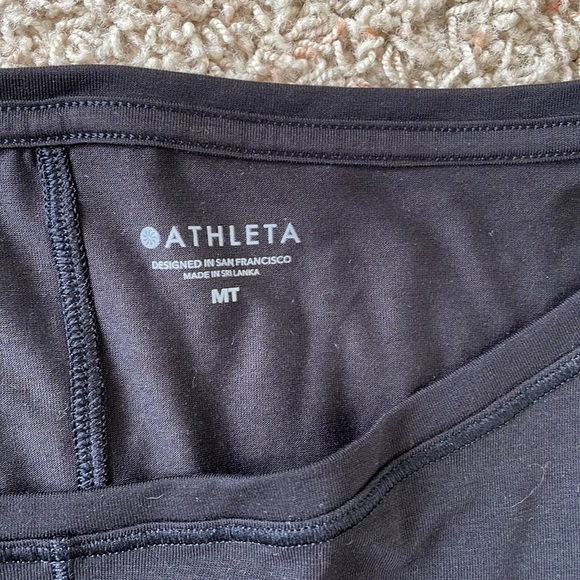 EUC Athleta top - Picture 2 of 3
